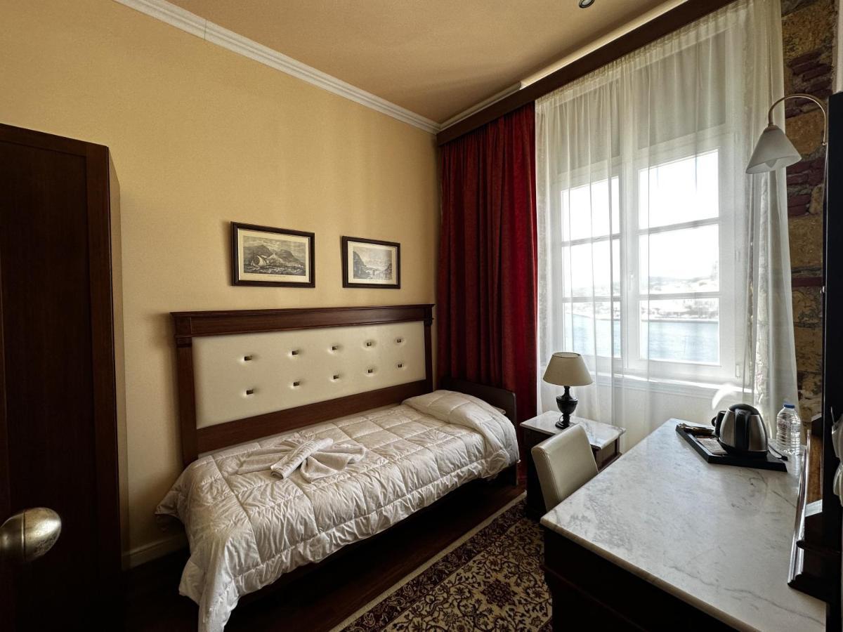 Hotel Aktaion Syros แอร์มูโปลี ภายนอก รูปภาพ