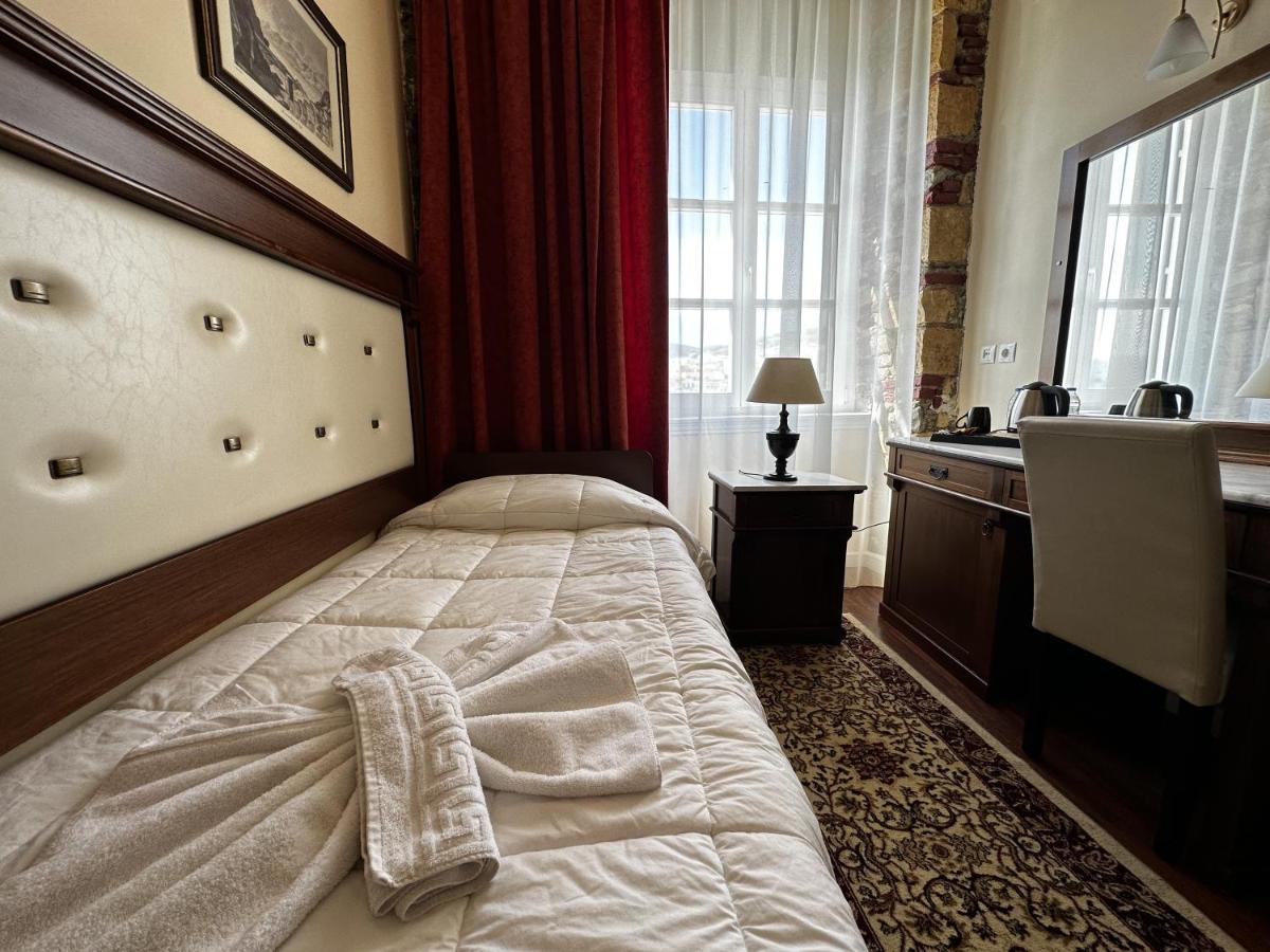 Hotel Aktaion Syros แอร์มูโปลี ภายนอก รูปภาพ